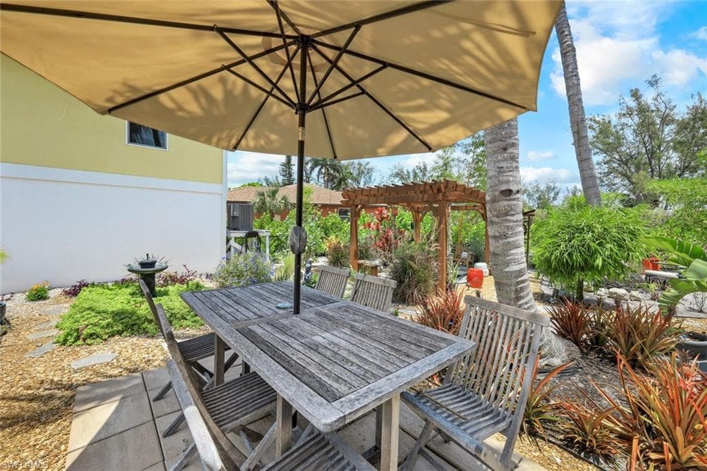 681 Diplomat Ct, Marco Island, FL 34145-29