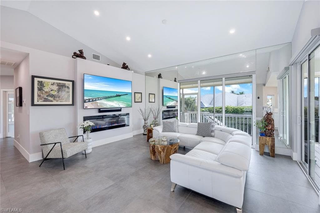 681 Diplomat Ct, Marco Island, FL 34145-8