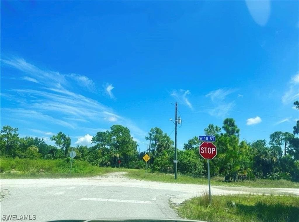 1005 18th St, Lehigh Acres, FL 33972-4