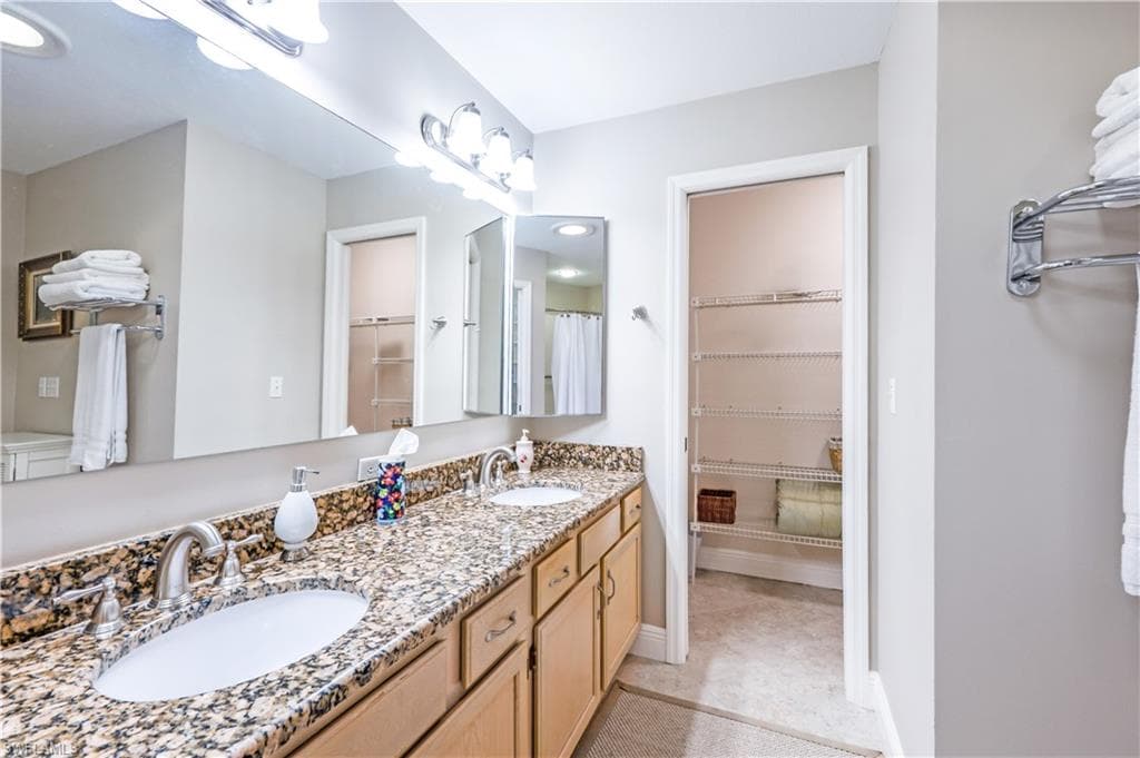 6610 Ilex Cir, Naples, FL 34109-13