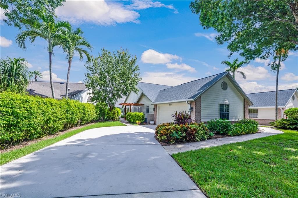6610 Ilex Cir, Naples, FL 34109-1