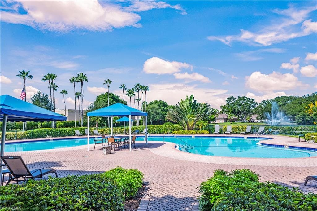 6610 Ilex Cir, Naples, FL 34109-21