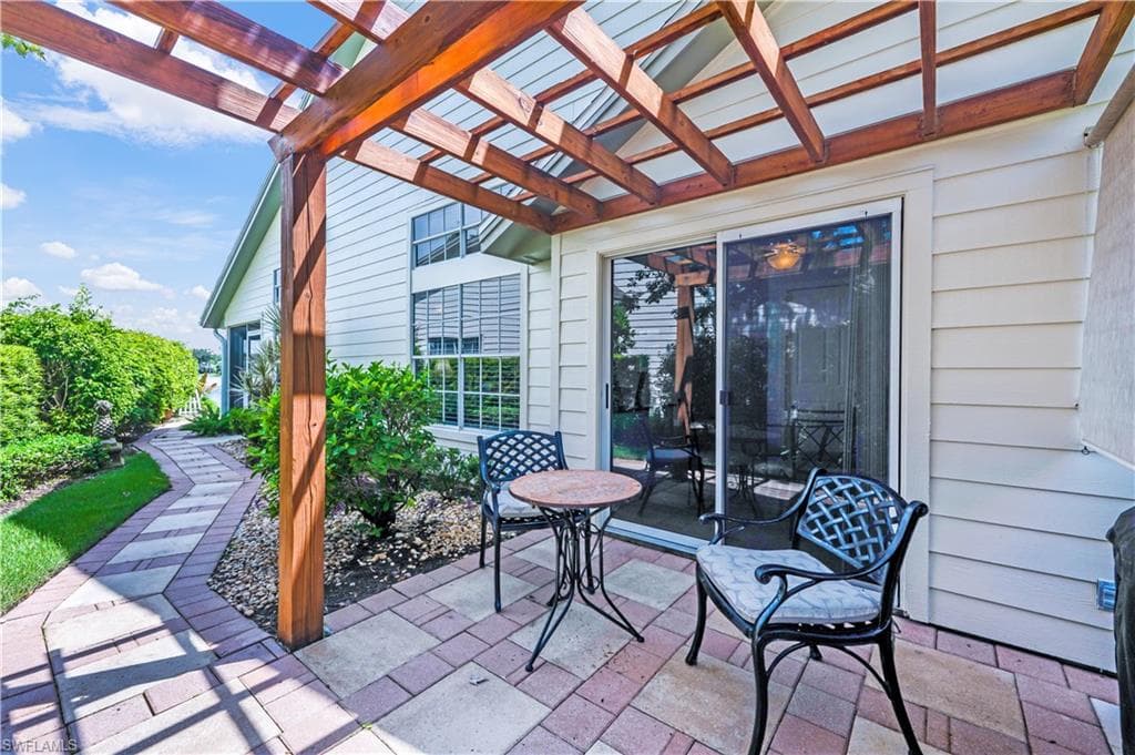 6610 Ilex Cir, Naples, FL 34109-23