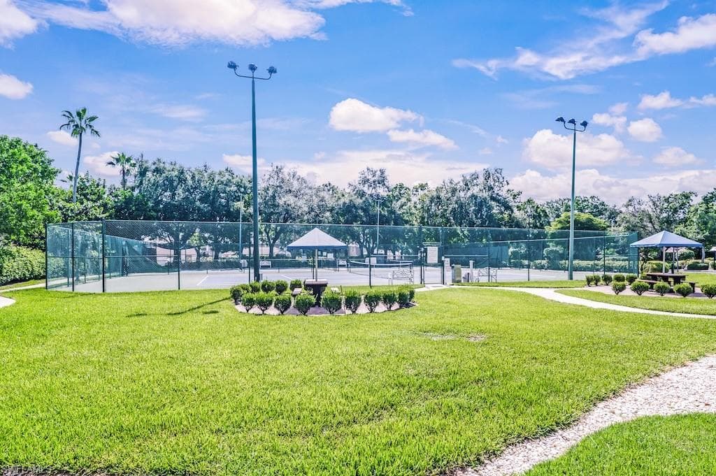 6610 Ilex Cir, Naples, FL 34109-27