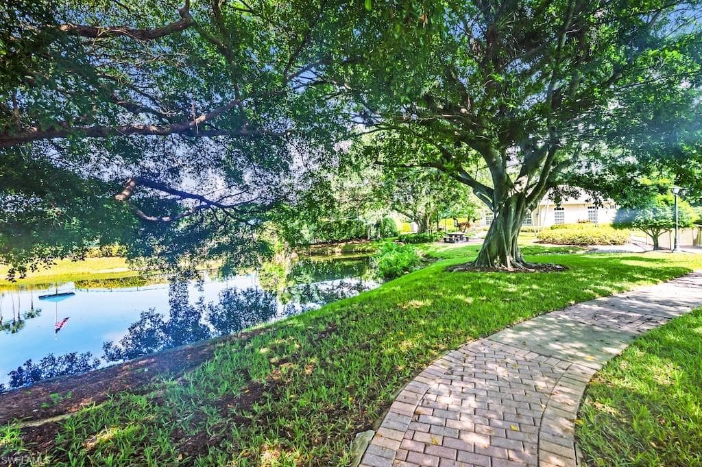6610 Ilex Cir, Naples, FL 34109-28