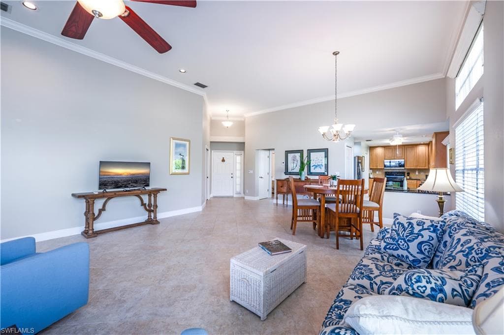 6610 Ilex Cir, Naples, FL 34109-5