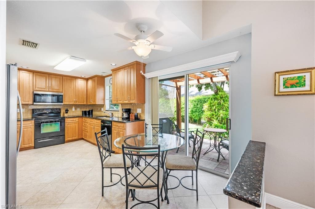 6610 Ilex Cir, Naples, FL 34109-7