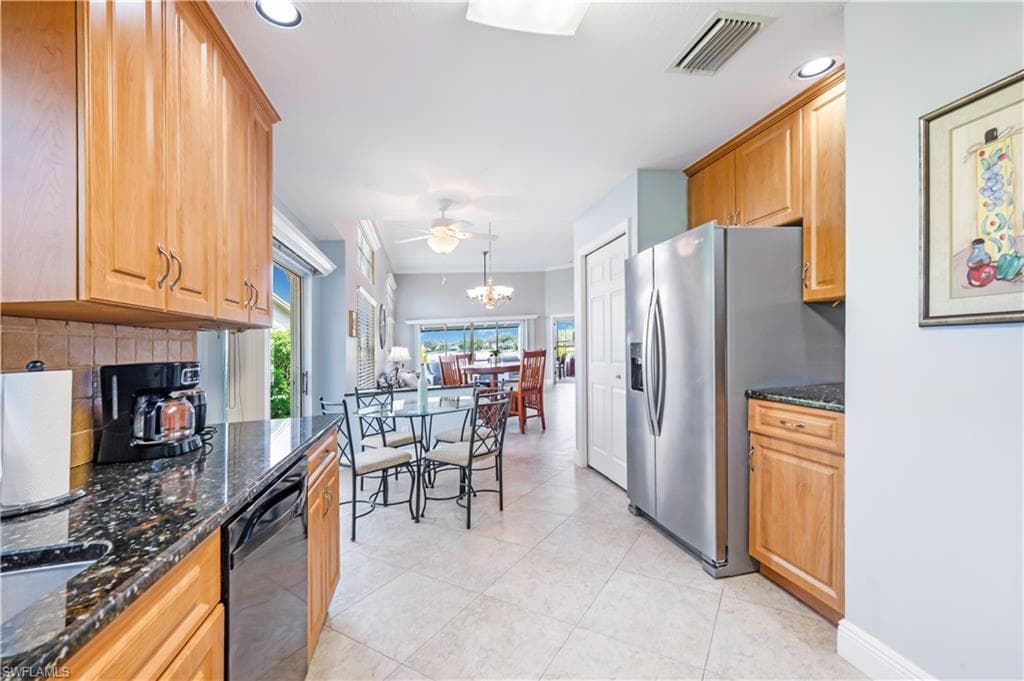 6610 Ilex Cir, Naples, FL 34109-8