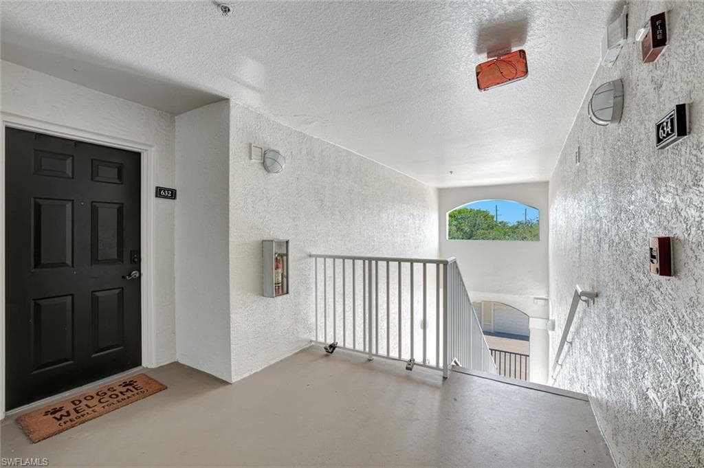 4670 Saint Croix Ln 632, Naples, FL 34109-5