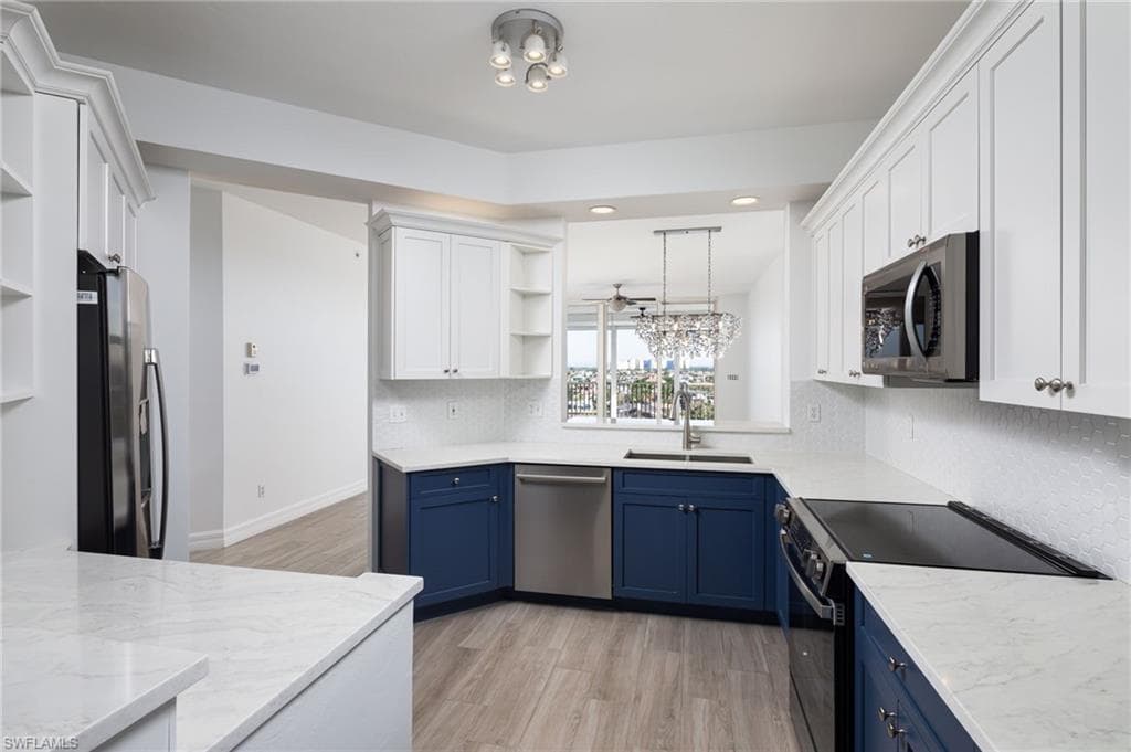 410 Flagship Dr 906, Naples, FL 34108-9