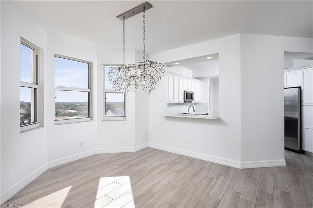 410 Flagship Dr 906, Naples, FL 34108-12