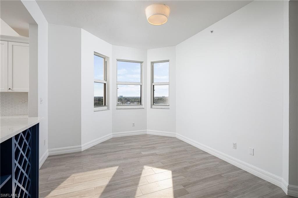 410 Flagship Dr 906, Naples, FL 34108-13