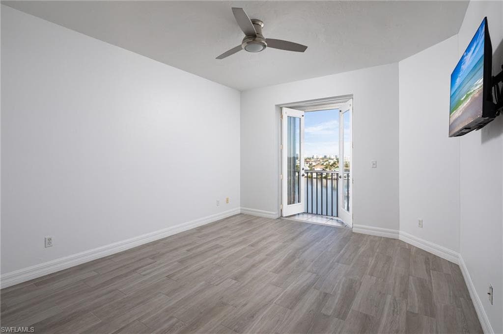 410 Flagship Dr 906, Naples, FL 34108-14