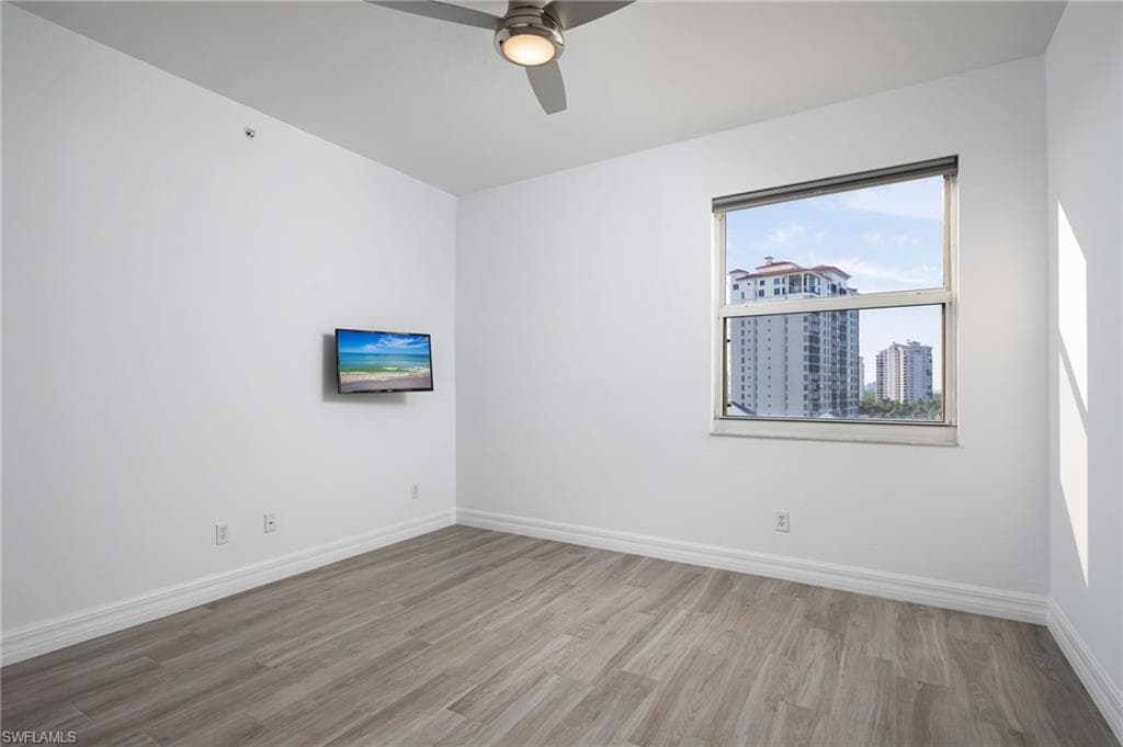 410 Flagship Dr 906, Naples, FL 34108-16