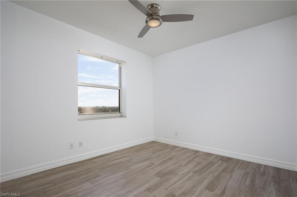 410 Flagship Dr 906, Naples, FL 34108-18