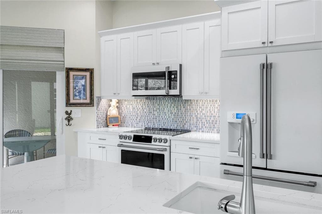 9172 Las Maderas Dr, Bonita Springs, FL 34135-10