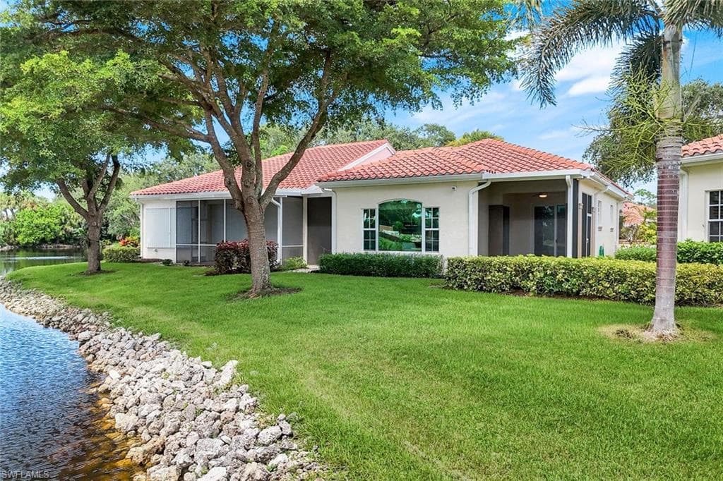 9172 Las Maderas Dr, Bonita Springs, FL 34135-24