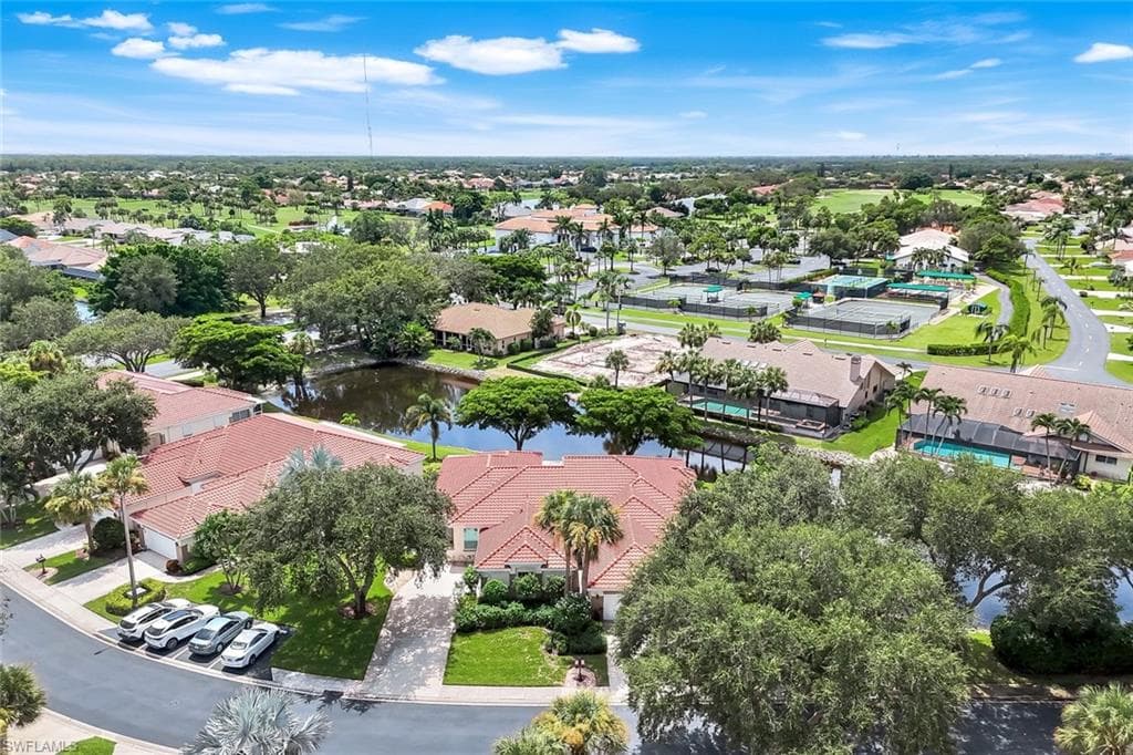 9172 Las Maderas Dr, Bonita Springs, FL 34135-3