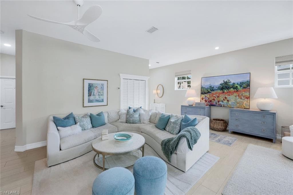 9172 Las Maderas Dr, Bonita Springs, FL 34135-5