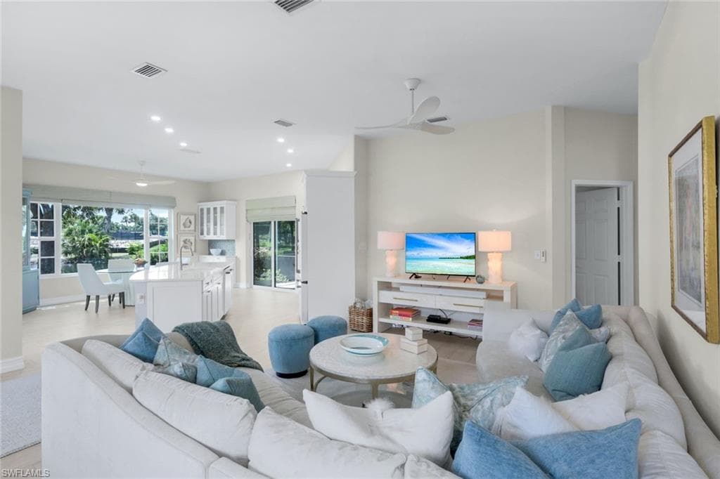 9172 Las Maderas Dr, Bonita Springs, FL 34135-6
