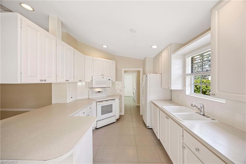 3608 Exuma Way, Naples, FL 34119-10