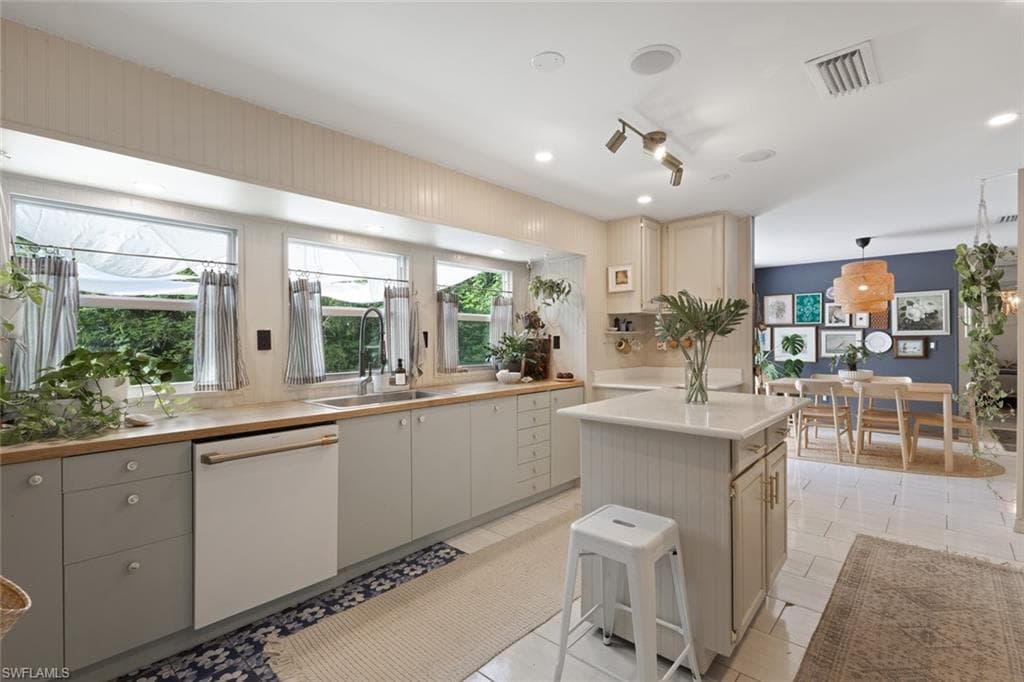 4710 11th Ave SW, Naples, FL 34116-6