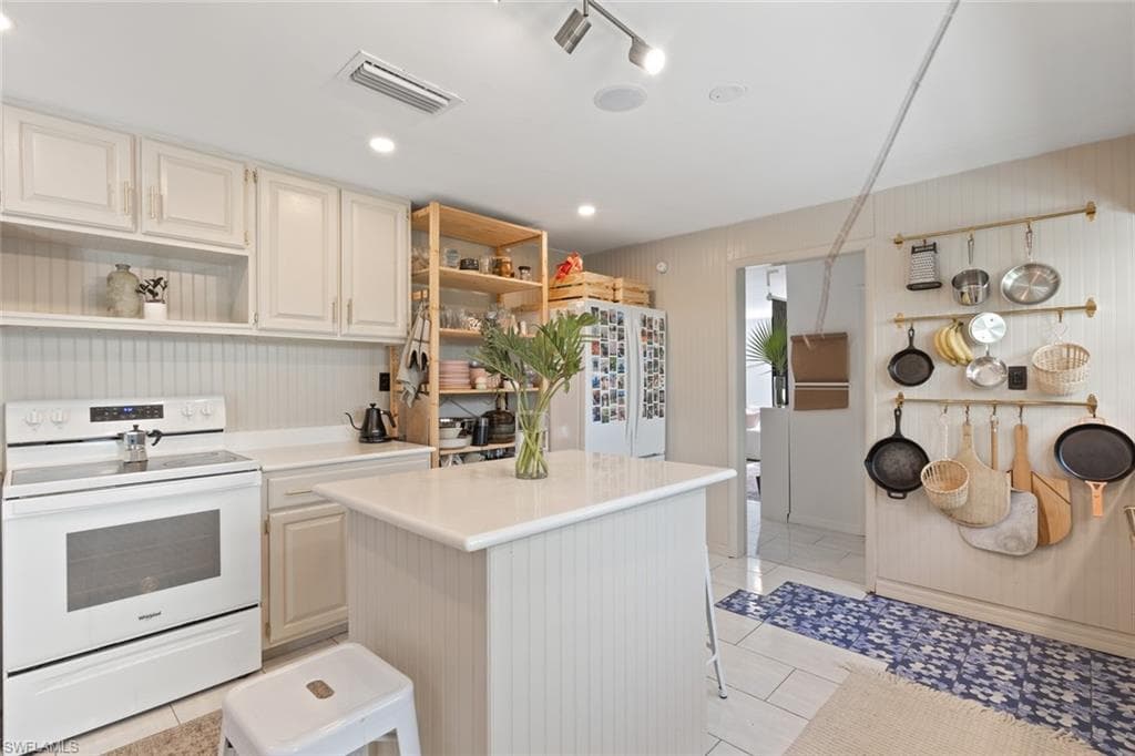 4710 11th Ave SW, Naples, FL 34116-8