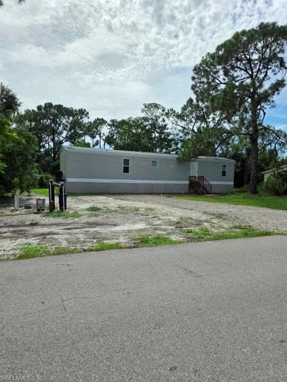 8385 Marx Dr, North Fort Myers, FL 33917-1