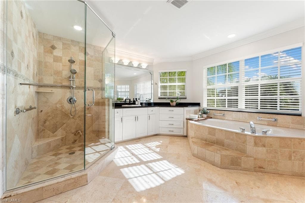 2384 Heritage Greens Dr, Naples, FL 34119-9