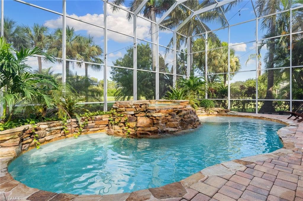 2384 Heritage Greens Dr, Naples, FL 34119-45