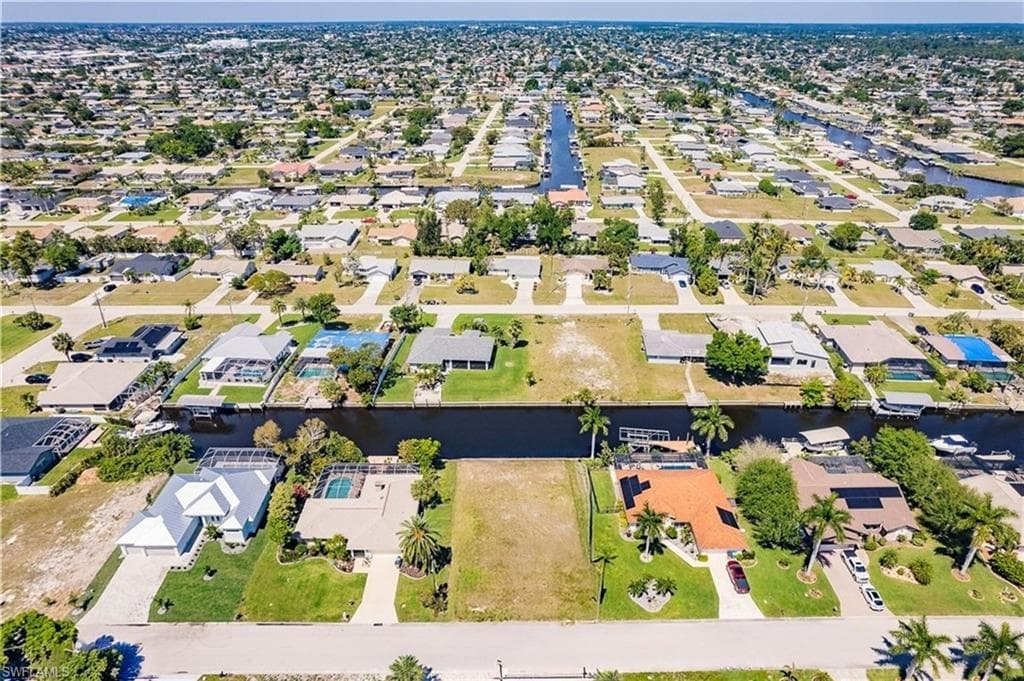 2005 Ottersrest Ln, Cape Coral, FL 33990-3