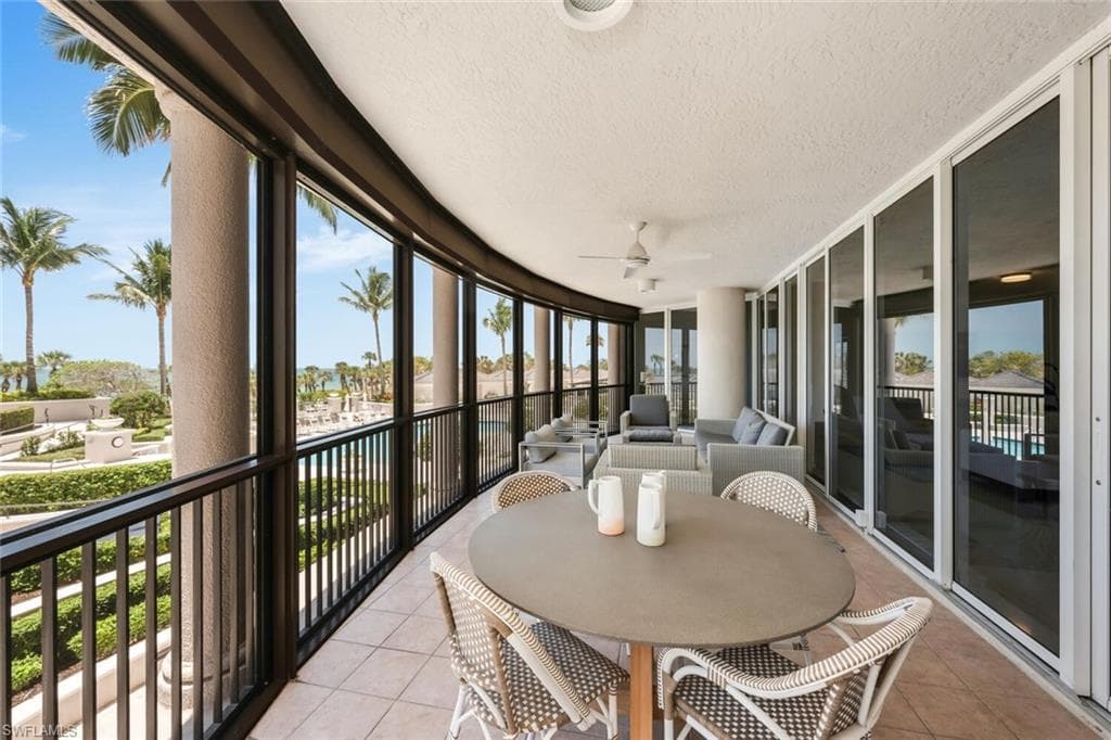 8665 Bay Colony Dr 202, Naples, FL 34108-19