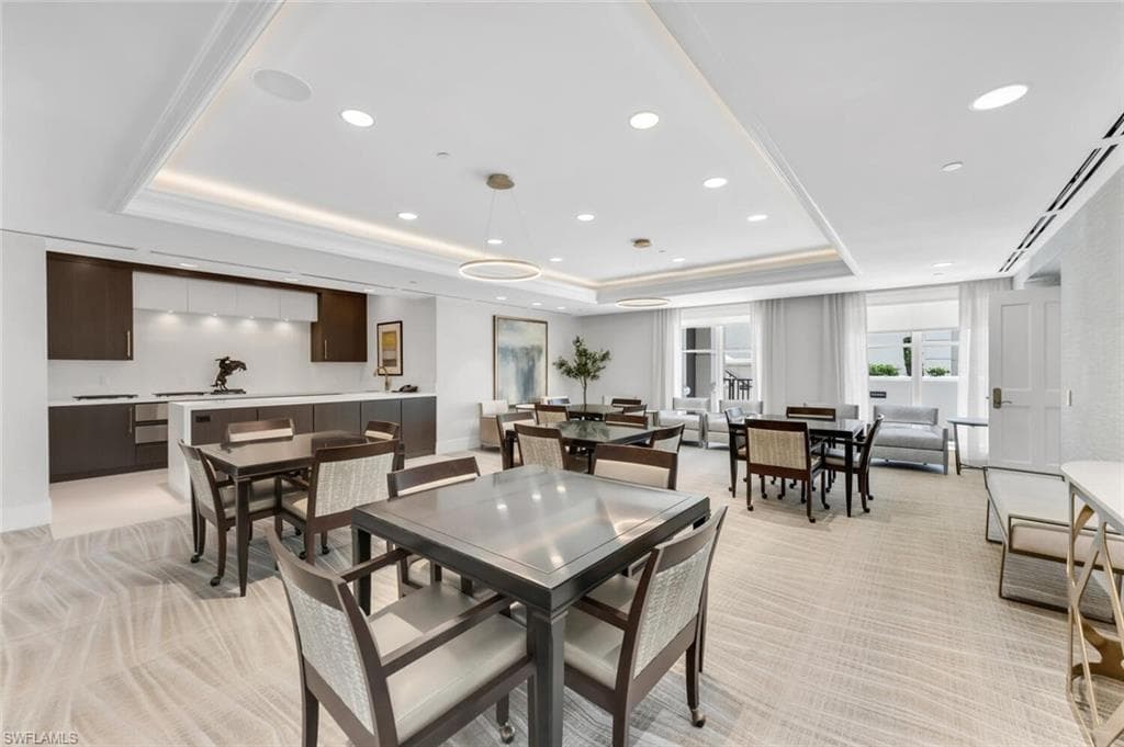 8665 Bay Colony Dr 202, Naples, FL 34108-23