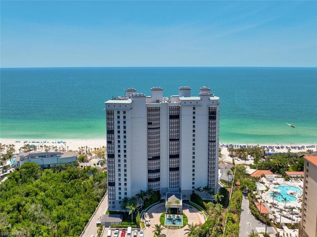 8665 Bay Colony Dr 202, Naples, FL 34108-3