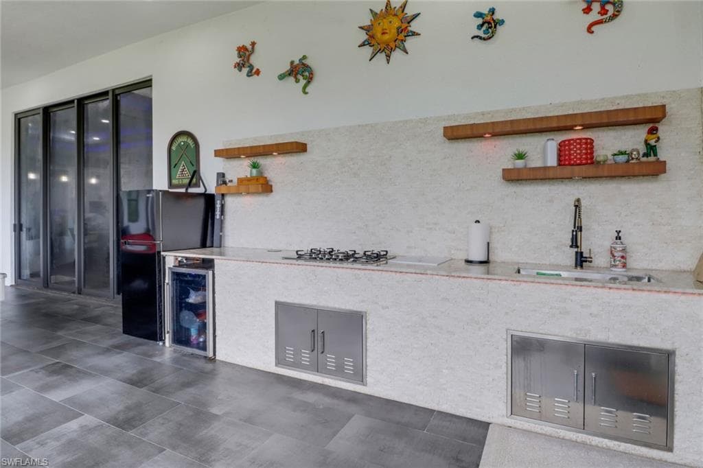 3737 14th Ave NE, Naples, FL 34120-25