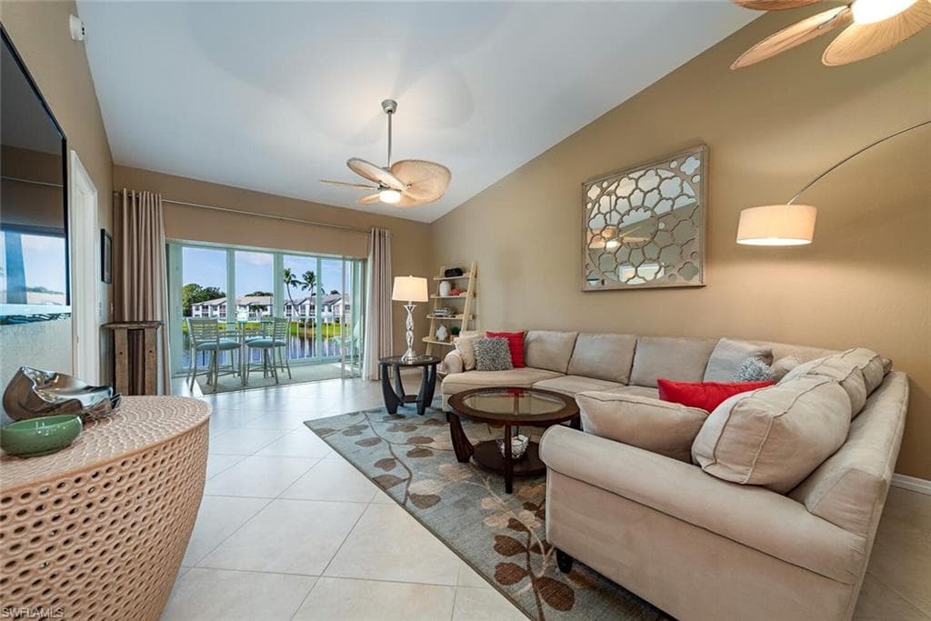 864 Tanbark Dr 201, Naples, FL 34108-3