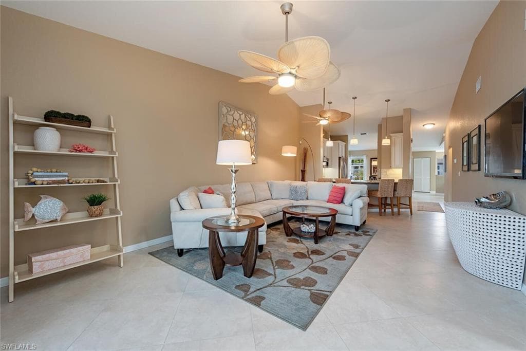 864 Tanbark Dr 201, Naples, FL 34108-5