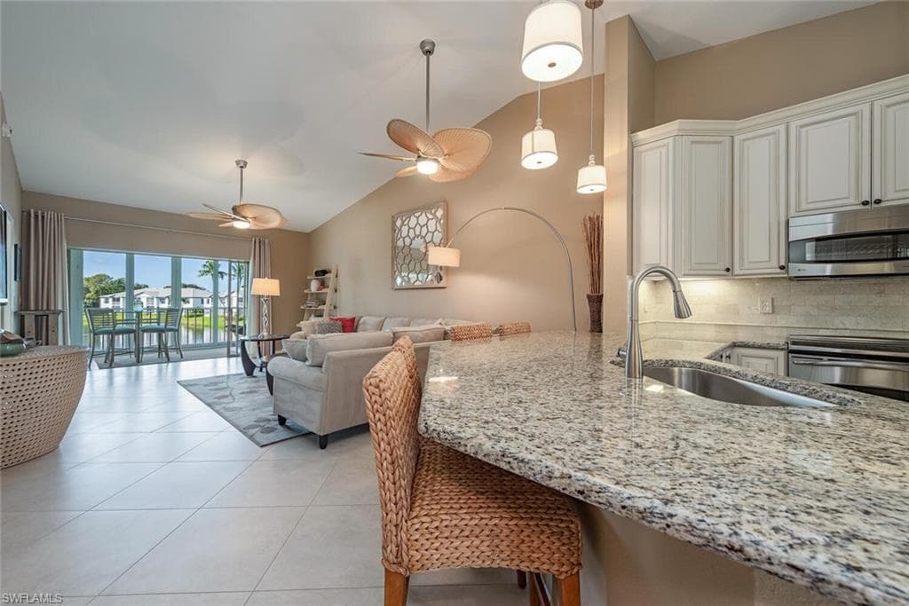 864 Tanbark Dr 201, Naples, FL 34108-6