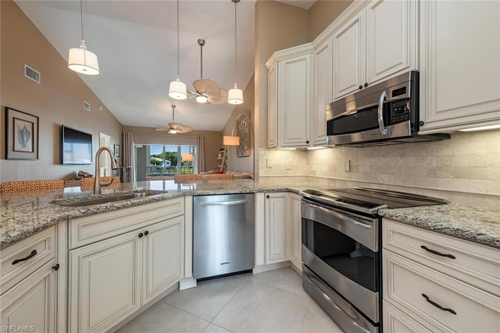 864 Tanbark Dr 201, Naples, FL 34108-8