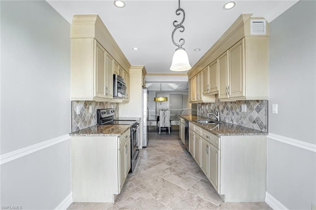 3430 Gulf Shore Blvd N 5j, Naples, FL 34103-9