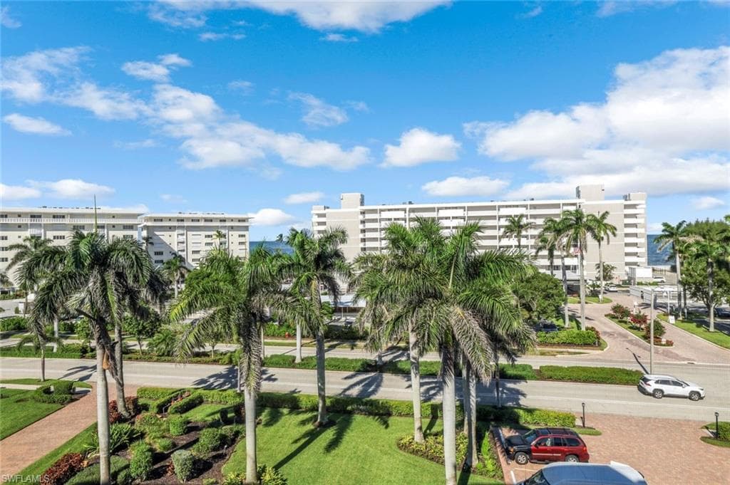 3430 Gulf Shore Blvd N 5j, Naples, FL 34103-22