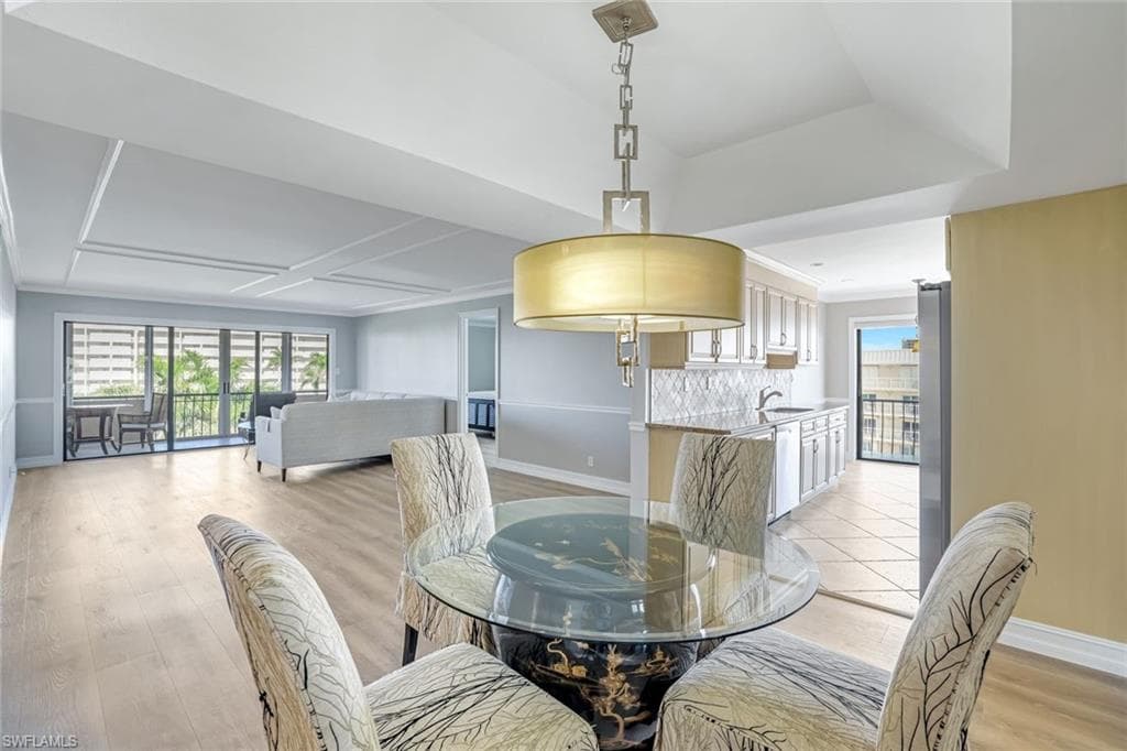 3430 Gulf Shore Blvd N 5j, Naples, FL 34103-1
