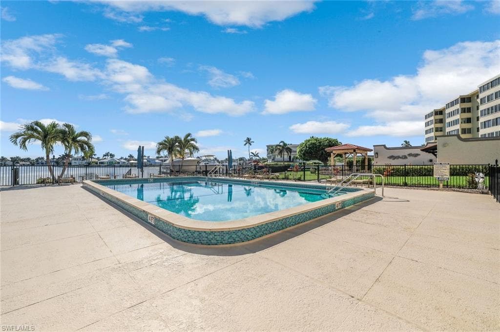 3430 Gulf Shore Blvd N 5j, Naples, FL 34103-30