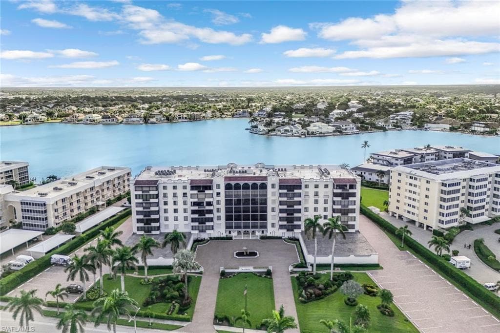 3430 Gulf Shore Blvd N 5j, Naples, FL 34103-3