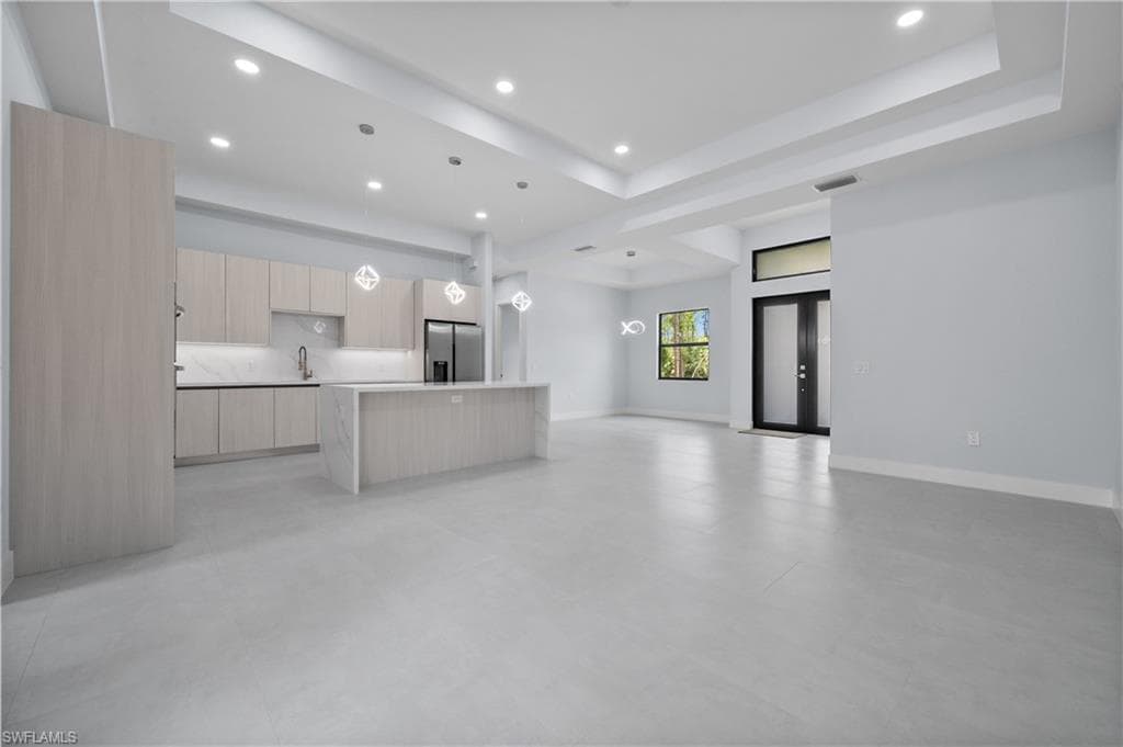 4234 27th Ave NE, Naples, FL 34120-9