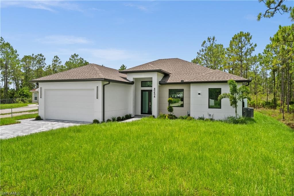 4234 27th Ave NE, Naples, FL 34120-2