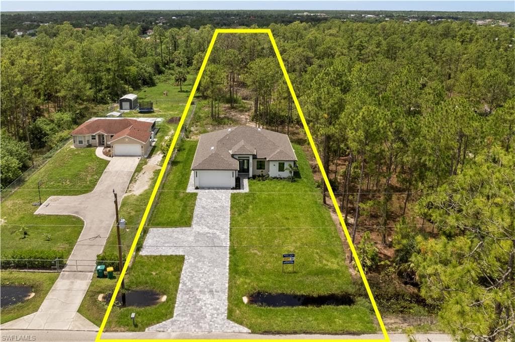 4234 27th Ave NE, Naples, FL 34120-3