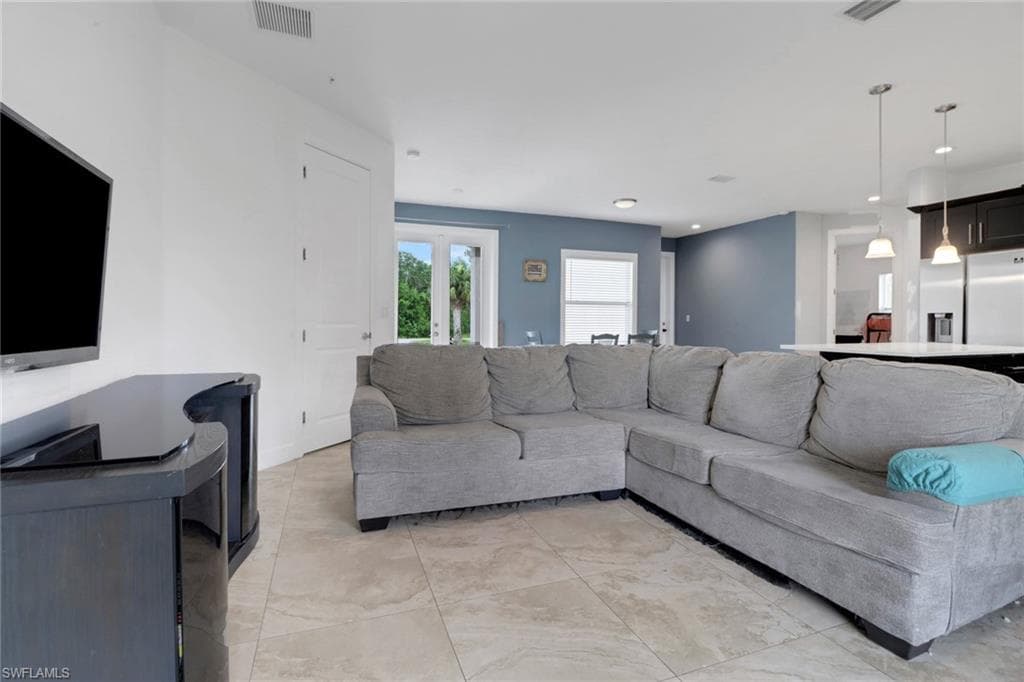 4240 62nd Ave NE, Naples, FL 34120-12