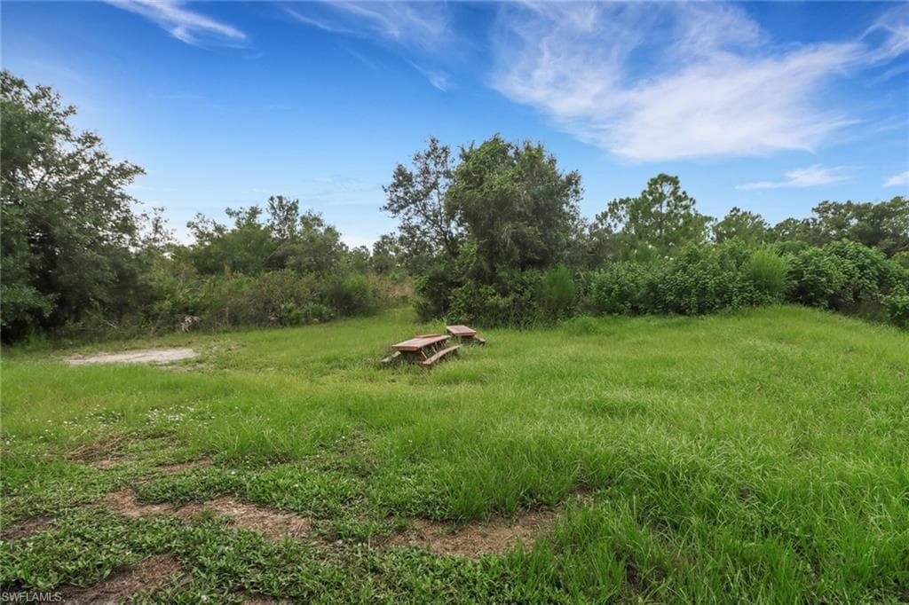 4240 62nd Ave NE, Naples, FL 34120-22