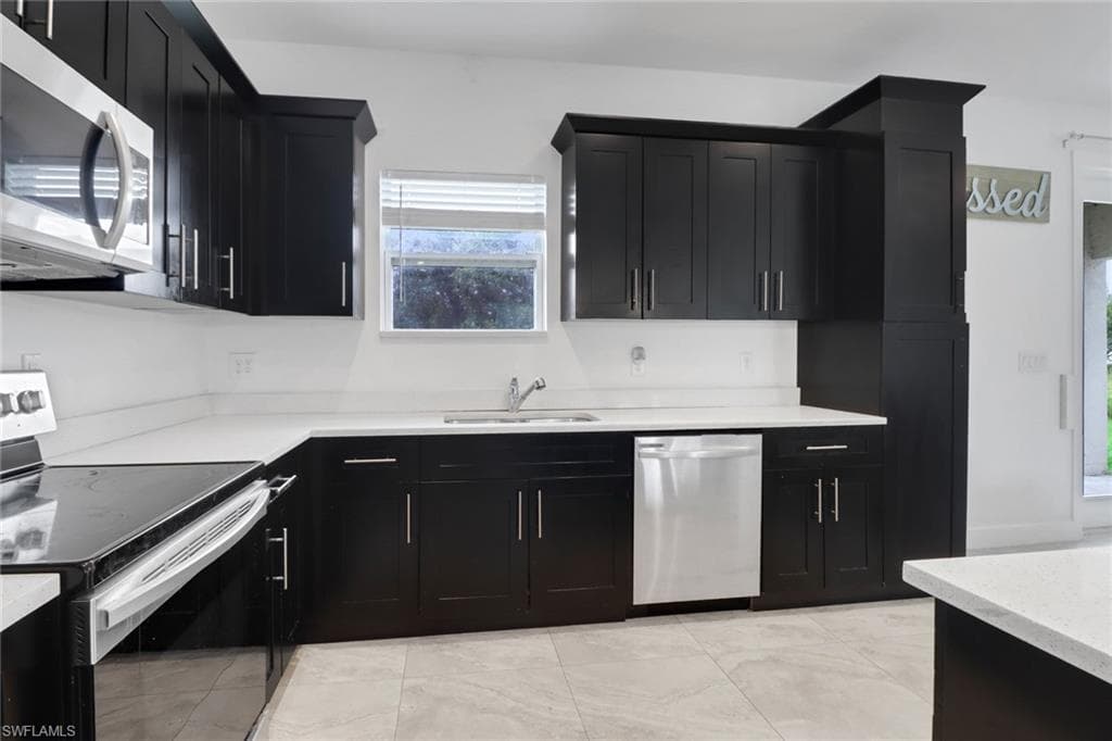 4240 62nd Ave NE, Naples, FL 34120-7